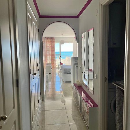 Roca Chica. Studio - First Line Beach Torremolinos Exterior photo